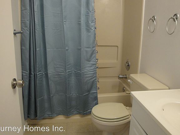 3rd image of 3236 3rd Ave S