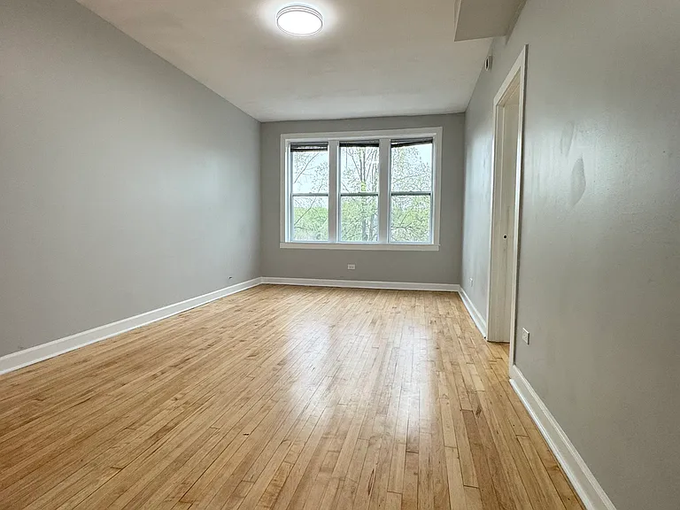 2241 W Cortland St #2 — Photo 5