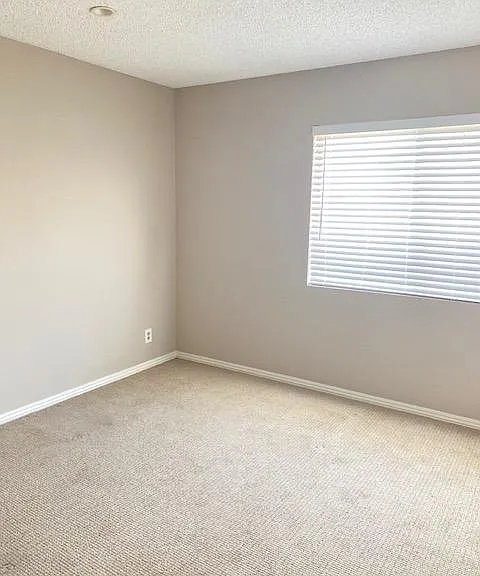 10911 Emerson St — Photo 19