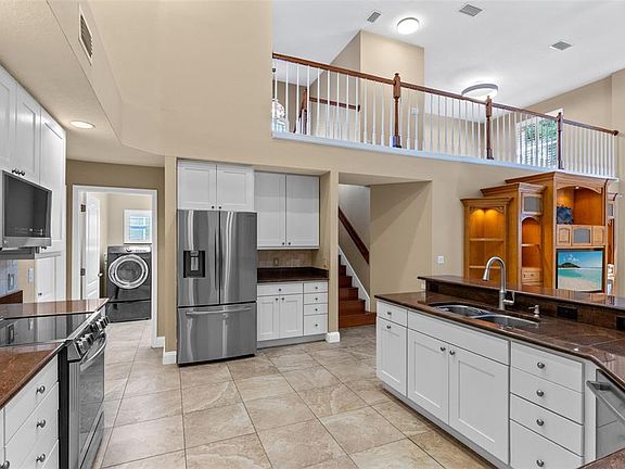 2nd image of 525 Saddlewood Ln