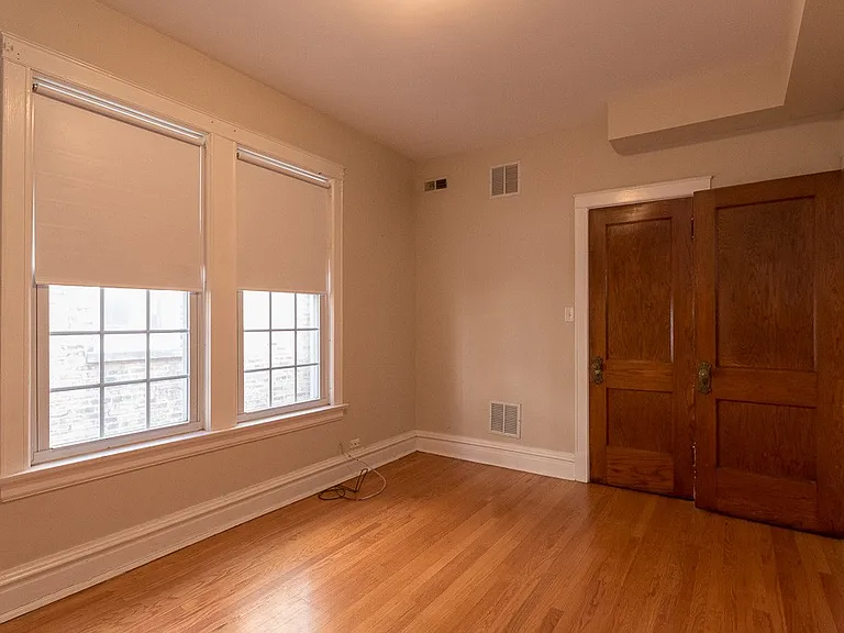 1440 W Addison St #3 — Photo 16