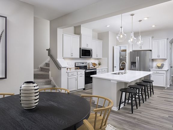 Photo representation of the Frasier Model. Colors, finishes and options will vary.