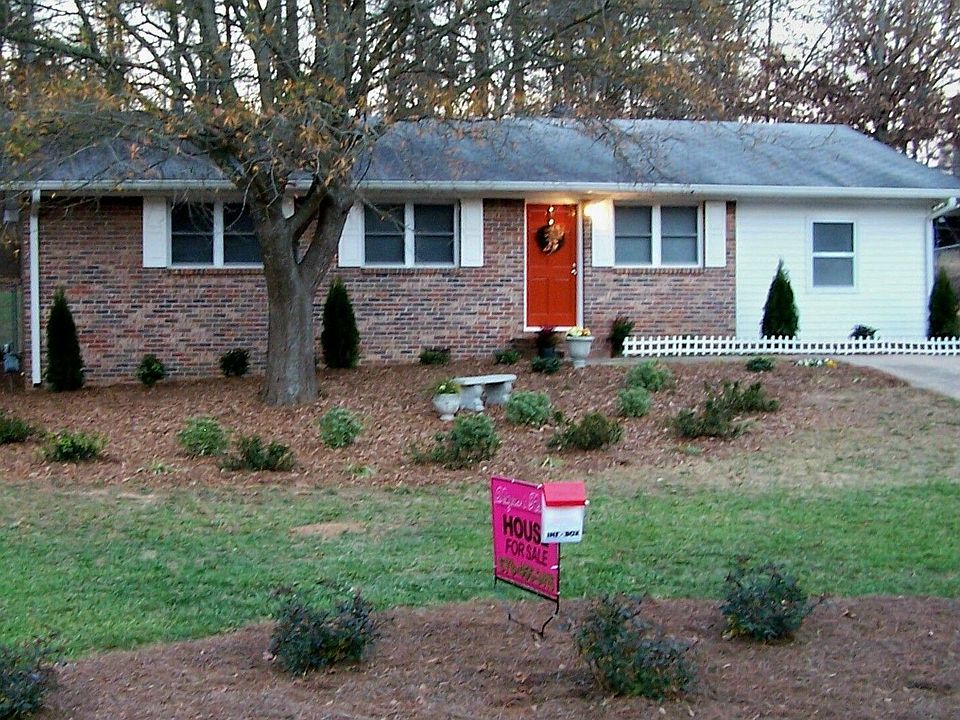 Front Rose Bed