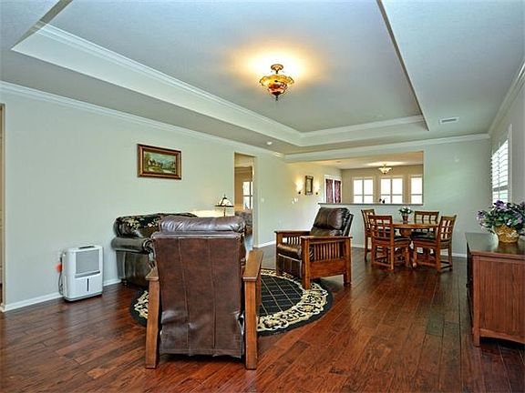 5th image of 115 Eisenhower Ct