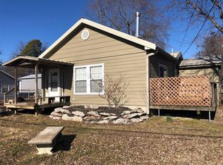 608 E 10th St, Claremore, OK 74017