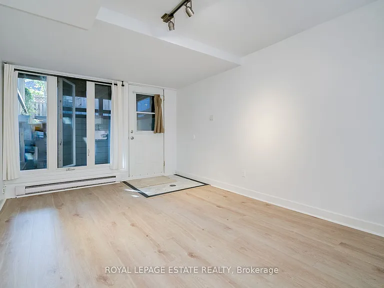 155 Langley Ave #LOWER LEVEL — Photo 13