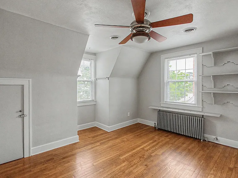 100 Chesterfield Rd — Photo 10
