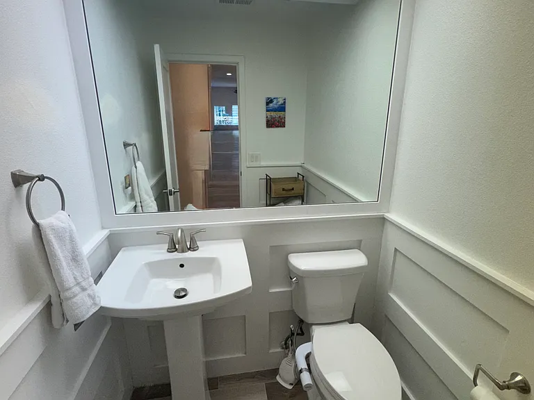 289 Vista Royale Cir W — Photo 32