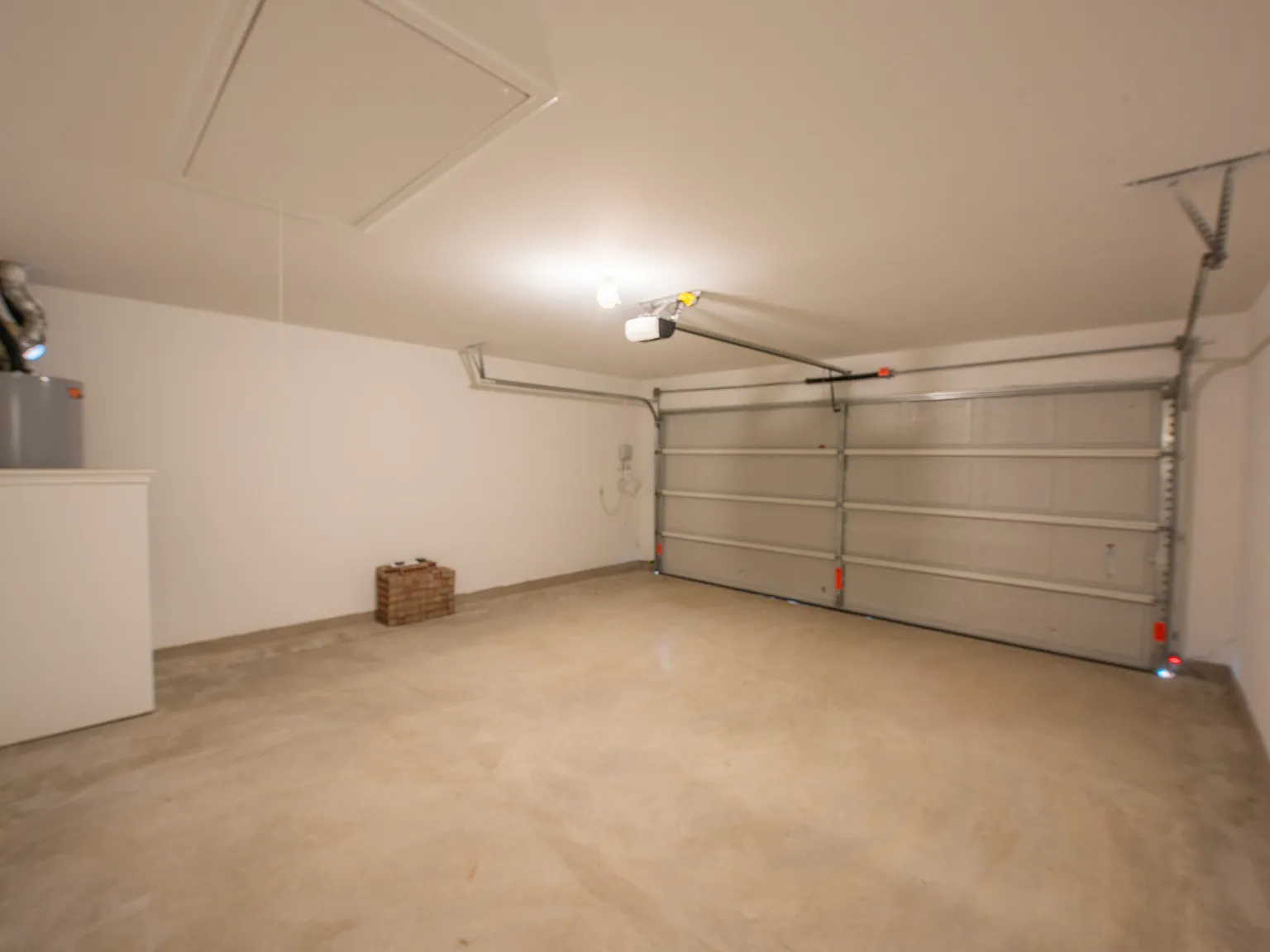 4 bed, 2022 sqft, $2,350 — Photo 4