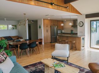 10241 NE Beach Crest Dr, Bainbridge Island, WA 98110