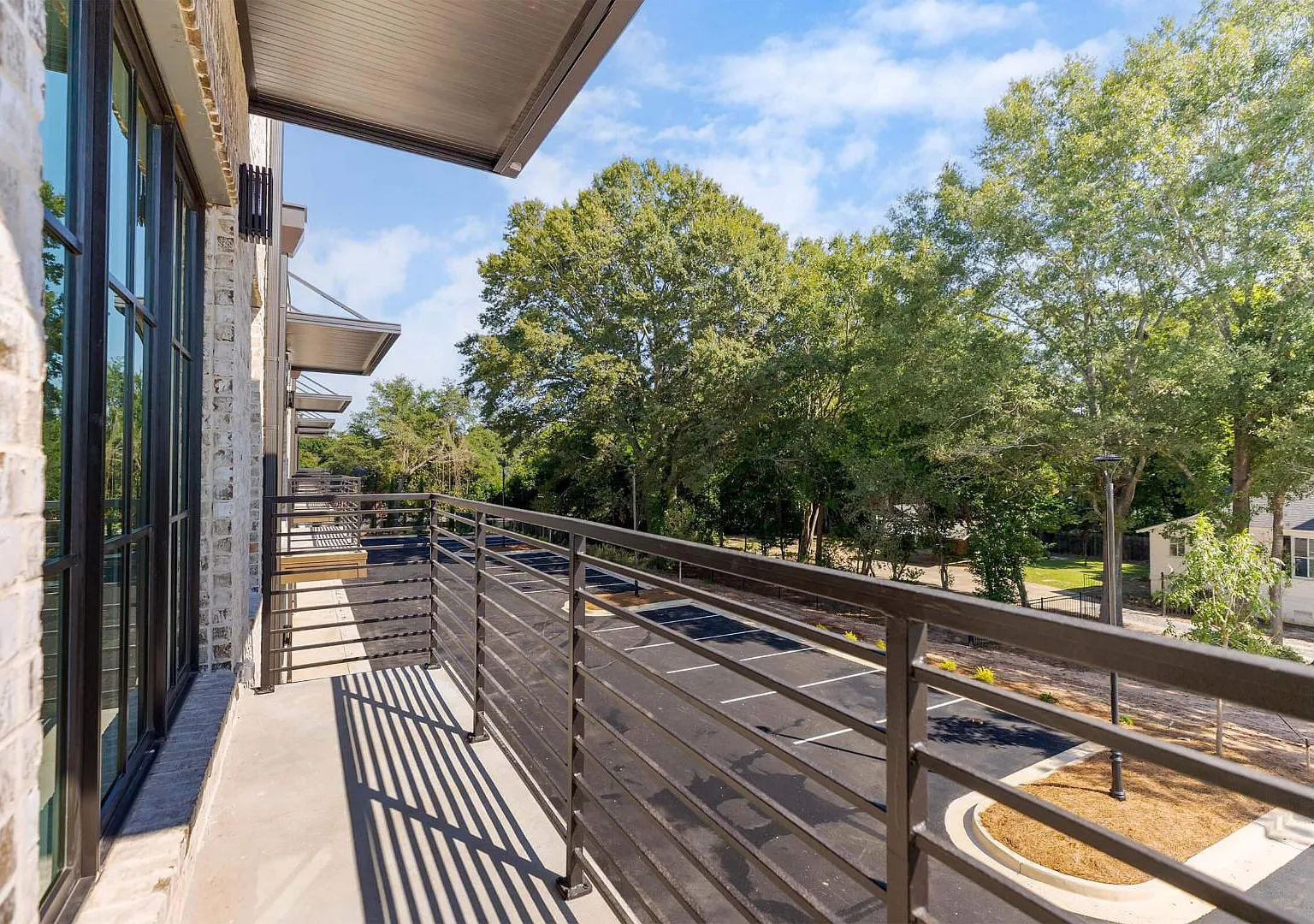 1009 Northside Dr - SUITE 203 — Photo 4
