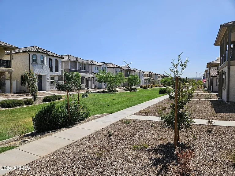 3353 S Primrose Ave — Photo 30