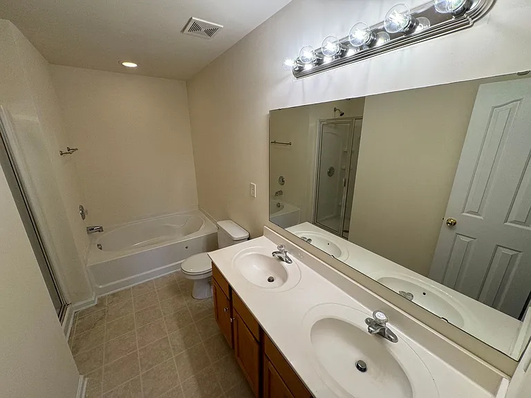 1420 Ladora Dr — Photo 11