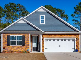 110 Ballantine Grove Ln, Newport, NC 28570