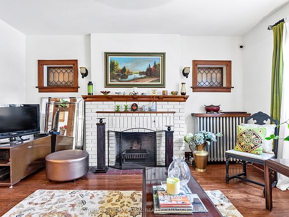 3rd image of 36 Hadley Rd