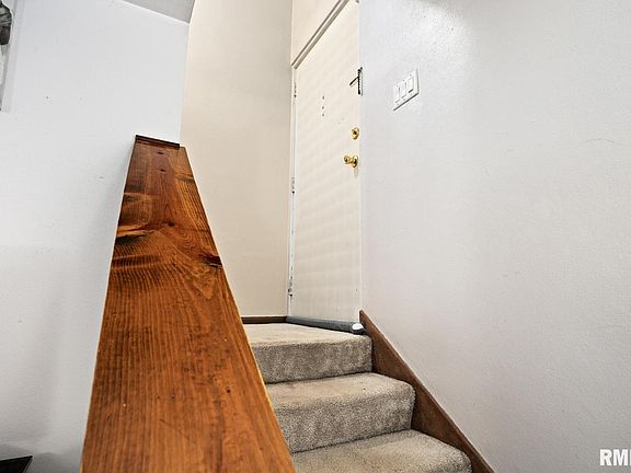 3rd image of 674 S 4th Ave #32