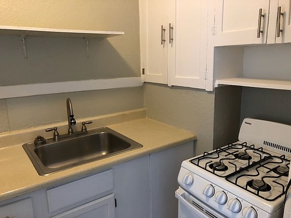 5th image of 1630 Penn St APT 20