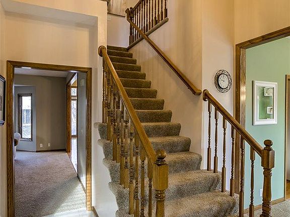4th image of 5920 S 175th Avenue Cir