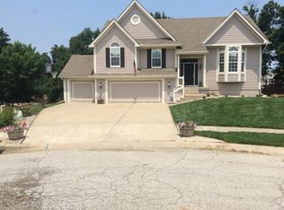 7912 N Woodland Ave, Gladstone, MO 64118