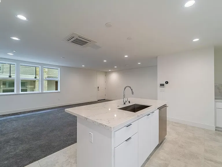 1107 Lorenzini Loop — Photo 4