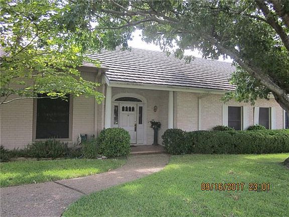 2nd image of 11011 Pinehurst Dr