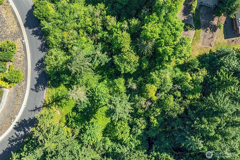 2nd image of 14 Forest Hill Estate