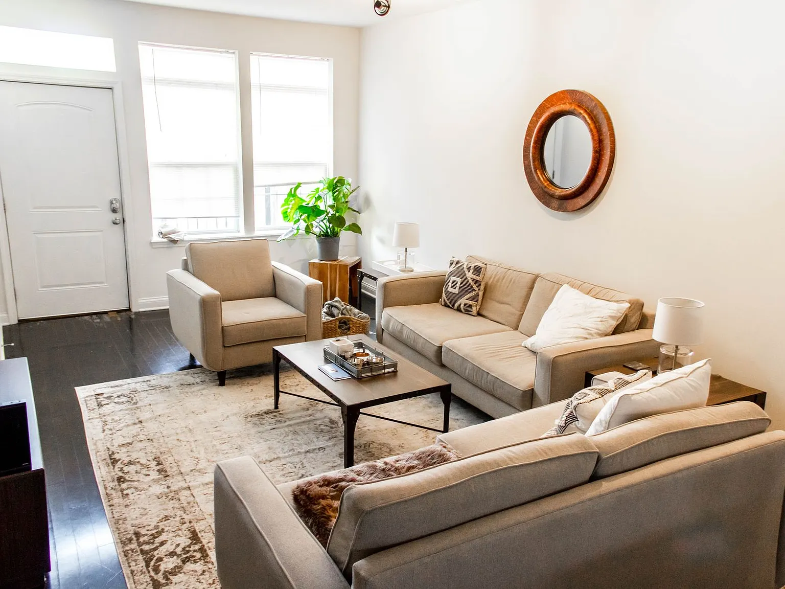 501 N Walnut St — Photo 4