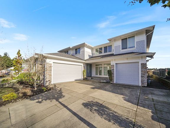 3rd image of 7837 Greenview Dr NE