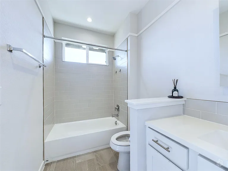 12001 Vista Parke Dr #904 — Photo 25