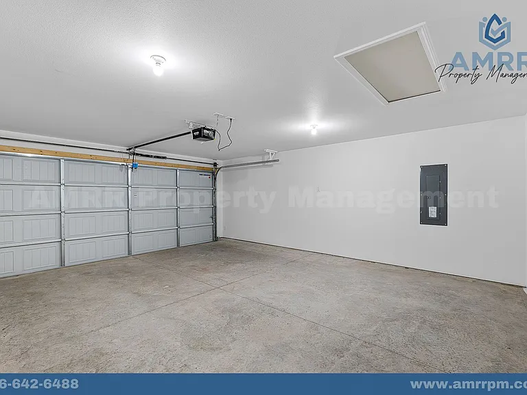 125 SW Vicki St — Photo 9