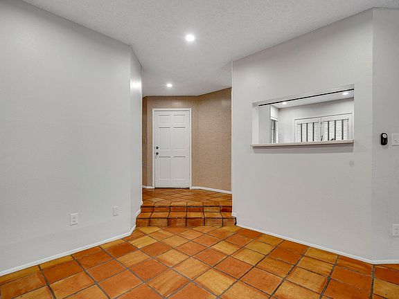 4th image of 102 Caleta Bch