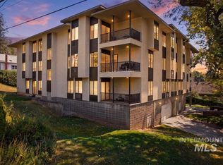 122 N Washington St APT 2D, Moscow, ID 83843