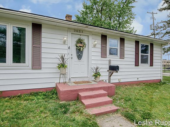2nd image of 2651 Rockwood Ct SW