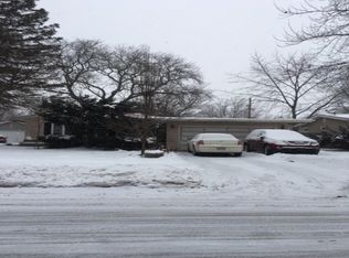 544 Iroquois Dr, Aurora, IL 60506