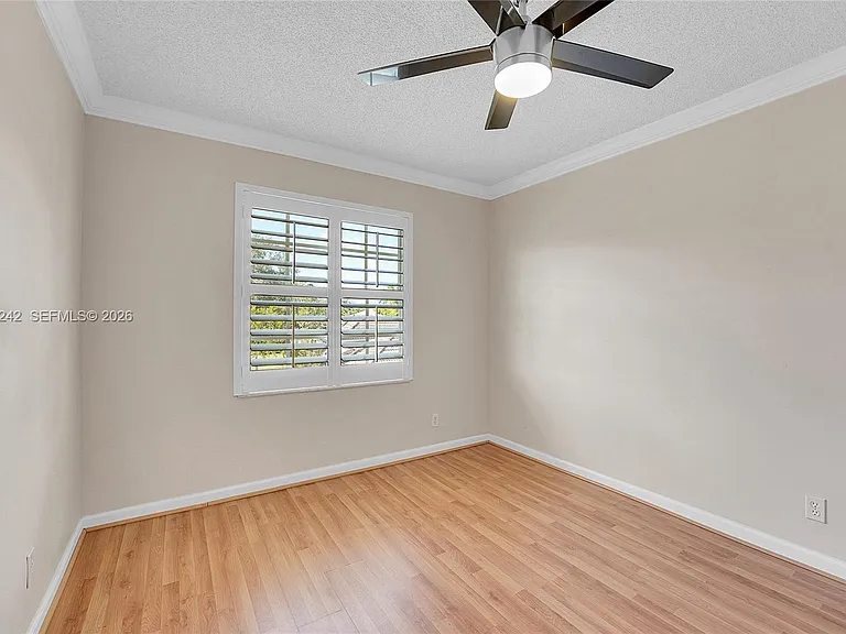 1905 Capeside Cir — Photo 16