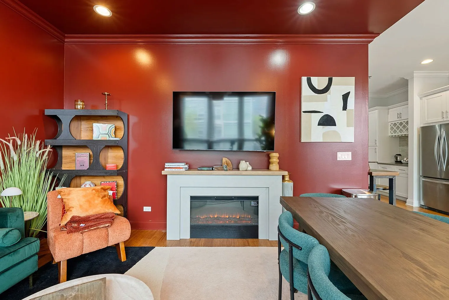 3 bed, 2.0 bath, 1173 sqft, $6,213 — Photo 3