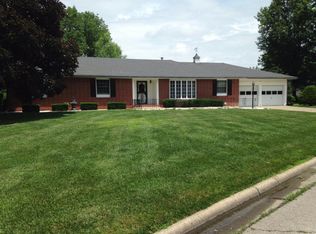 209 E Mission St, Marshall, MO 65340