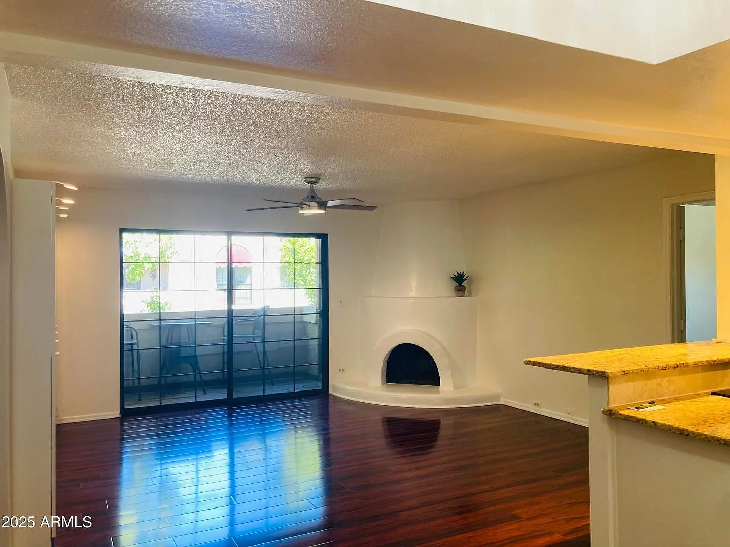 2 bed, 2.0 bath, 950 sqft, $1,875 — Photo 4