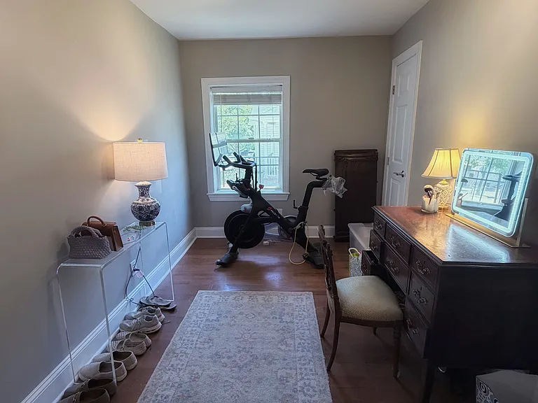 402 Pershing Rd — Photo 16