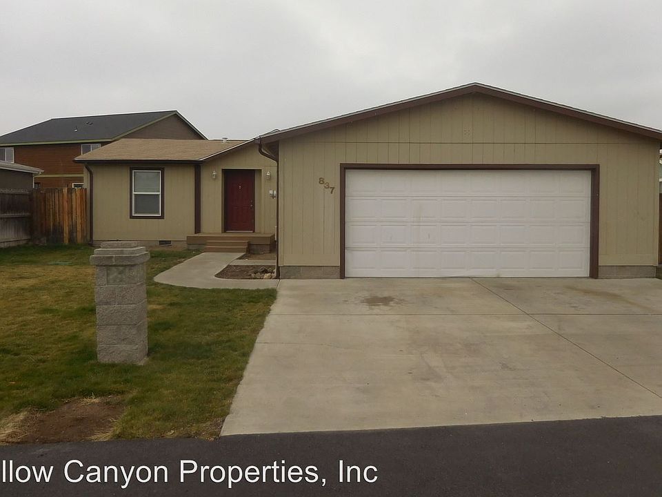 1st image of 837 NE Shoshone Dr