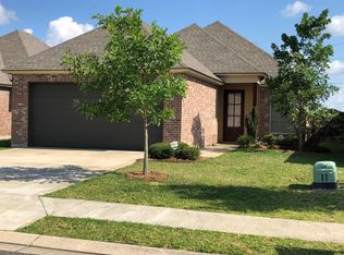 204 Highland View Dr, Youngsville, LA 70592
