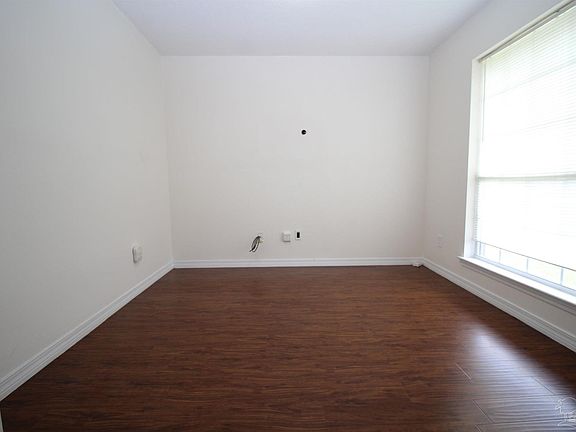 3rd image of 1530 Twin Pines Cir