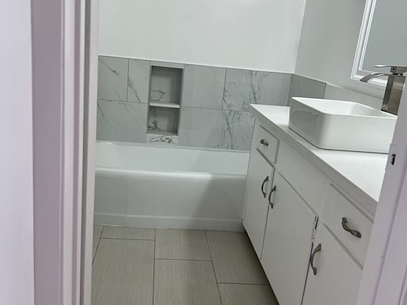 2nd image of 1005 N Stanley Ave APT 309
