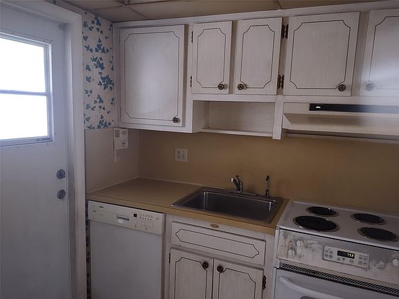 4th image of 2050 NE 39th Street #307-E
