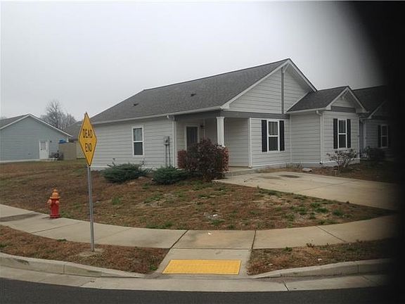 4th image of 3044 Gwynnwood Dr