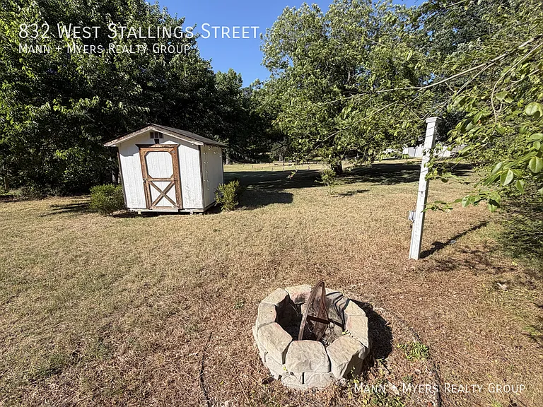 832 W Stallings St — Photo 5