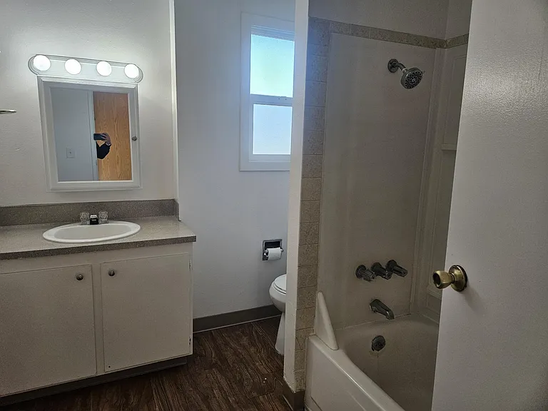 The Brigadoon 4210 NE Cully Blvd — Photo 27