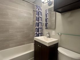 1336 W Ridgewood Ct, San Antonio, TX