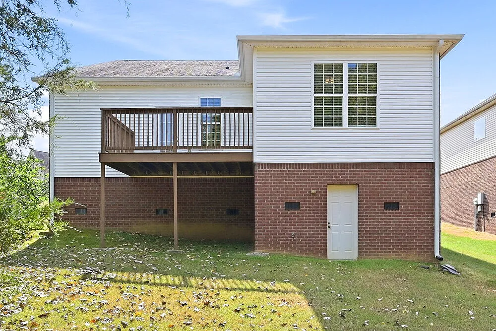 3 bed, 2.0 bath, 1633 sqft, $2,275 — Photo 3