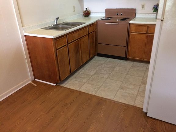 2nd image of 2433 Old Knoxville Pike